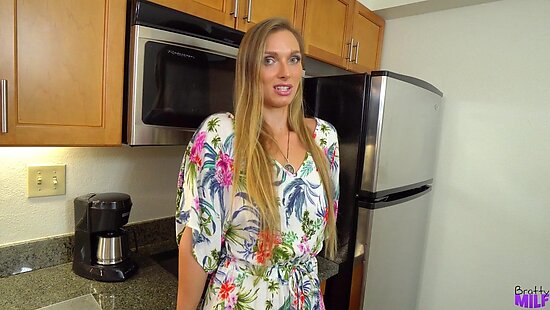 Пасынок нанизал на ствол волосатую пизду мачехи